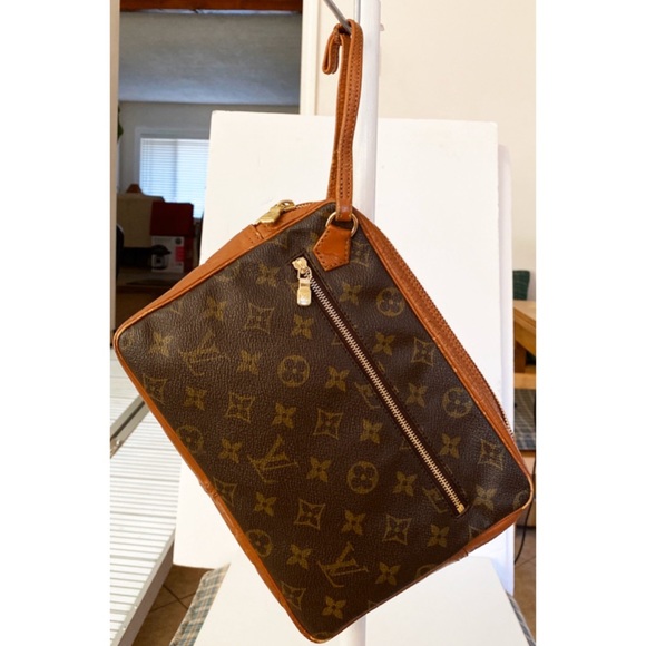 Louis Vuitton Handbags - 💯Authentic Louis Vuitton Sac Wristlet Clutch Bag